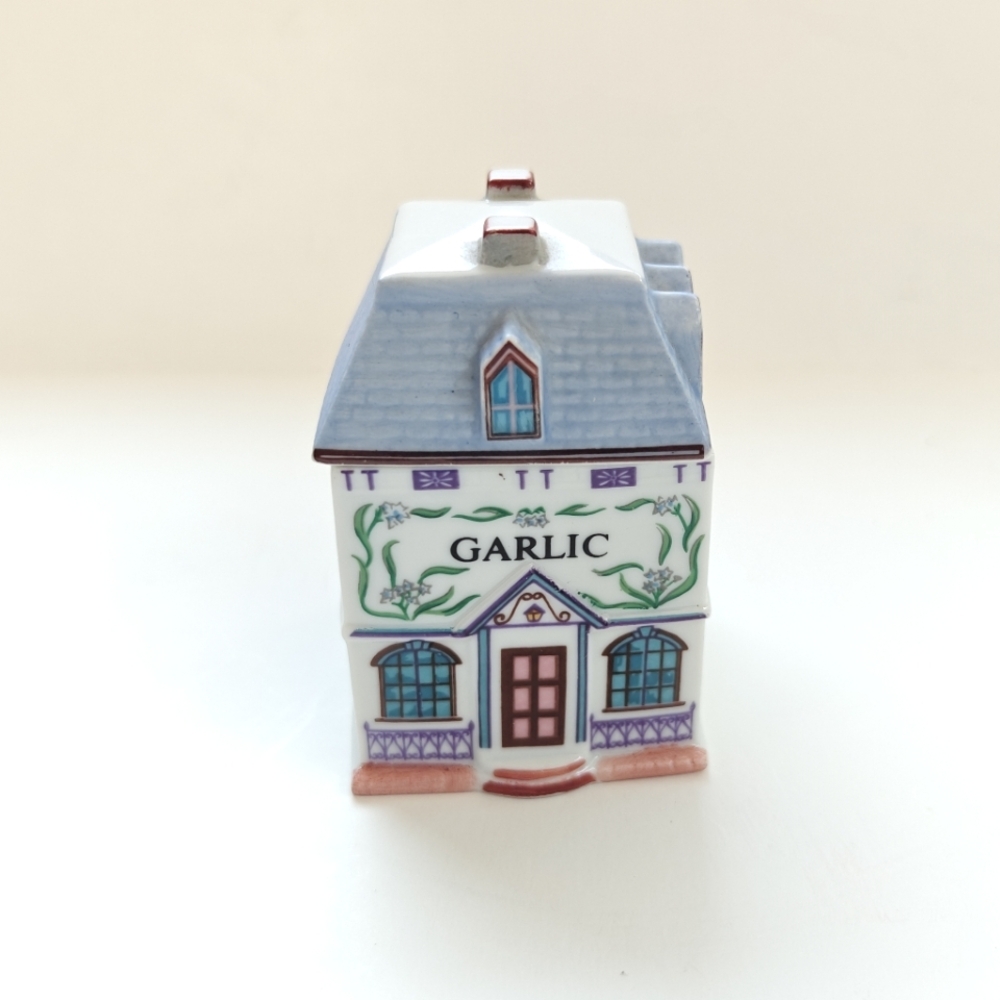 The Lenox Spice Village Garlic